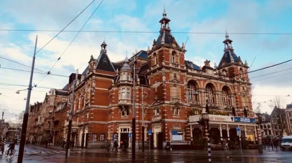 网络图片(侵删) 网络图片(侵删)