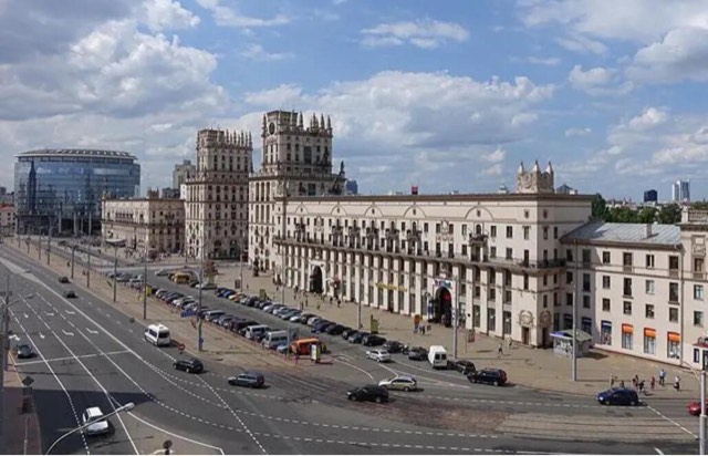 网络图片(侵删) 网络图片(侵删)