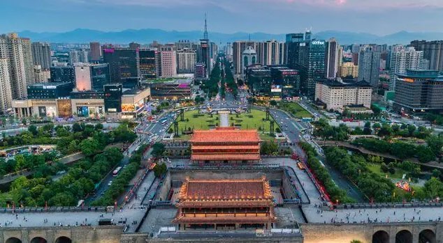 网络图片(侵删) 网络图片(侵删)