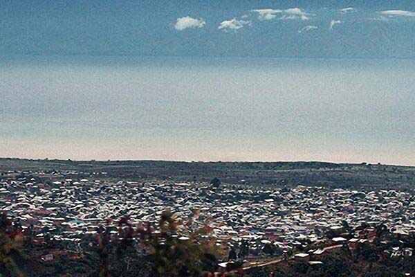 网络图片(侵删) 网络图片(侵删)