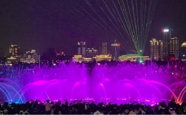 网络图片(侵删) 网络图片(侵删)