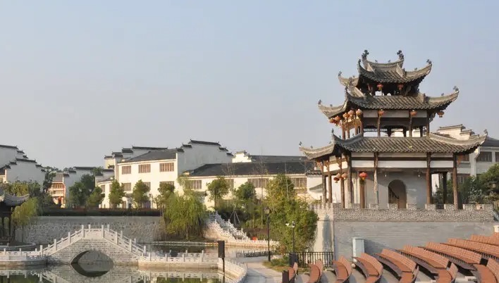 网络图片(侵删) 网络图片(侵删)