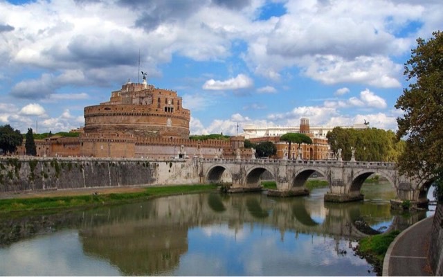 网络图片(侵删) 网络图片(侵删)