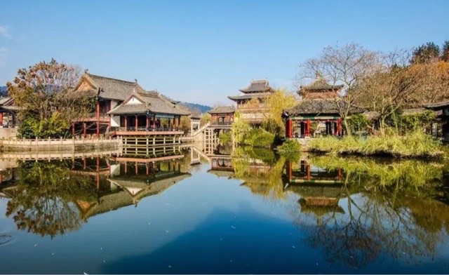 网络图片(侵删) 网络图片(侵删)