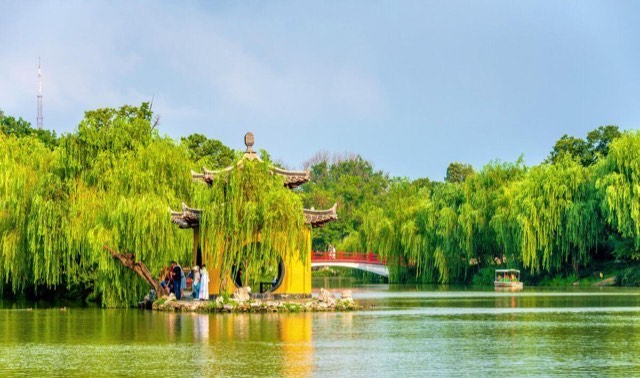 网络图片(侵删) 网络图片(侵删)