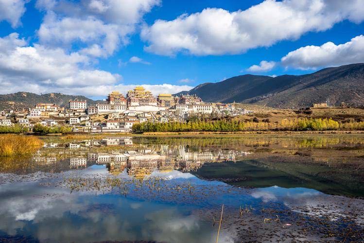 网络图片(侵删) 网络图片(侵删)