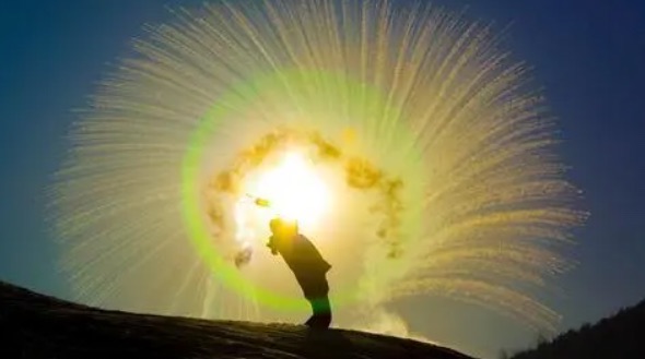 网络图片(侵删) 网络图片(侵删)