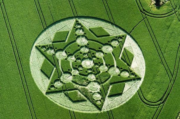 网络图片(侵删) 网络图片(侵删)