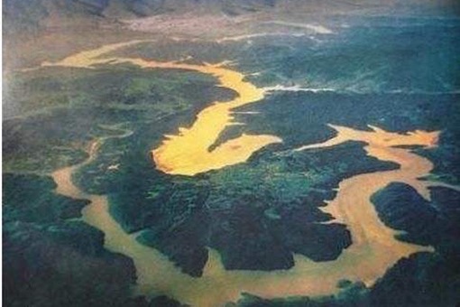 网络图片(侵删) 网络图片(侵删)