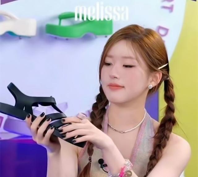 网络图片(侵删) 网络图片(侵删)