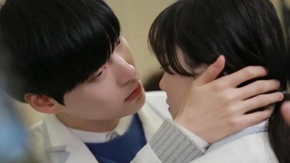 网络图片(侵删) 网络图片(侵删)