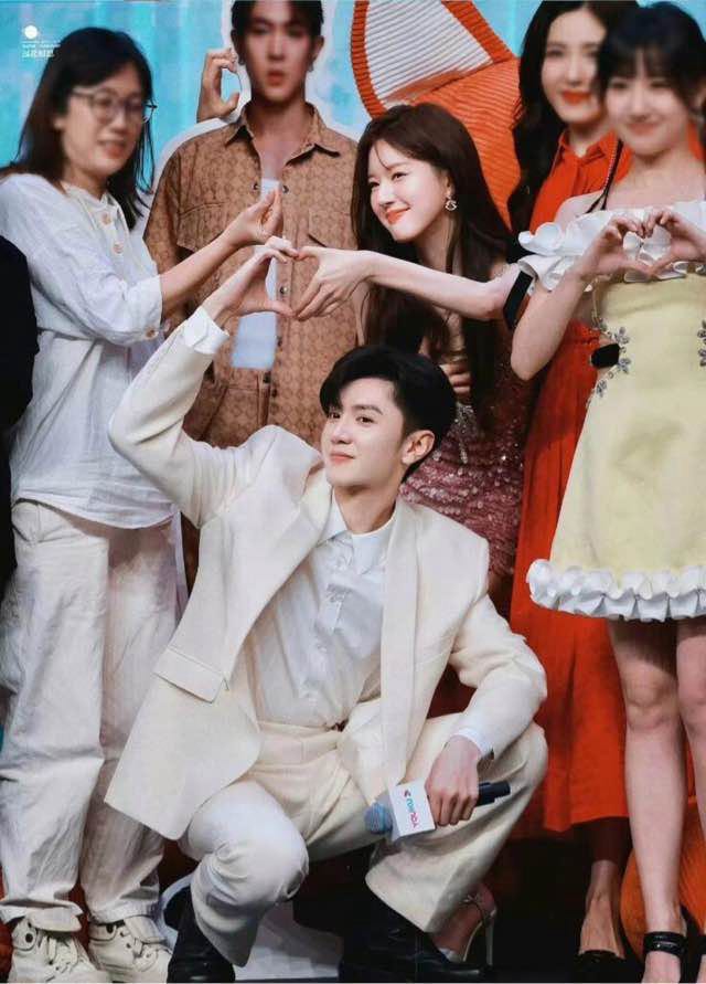 网络图片(侵删) 网络图片(侵删)