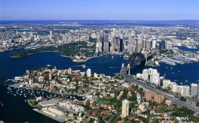 网络图片(侵删) 网络图片(侵删)