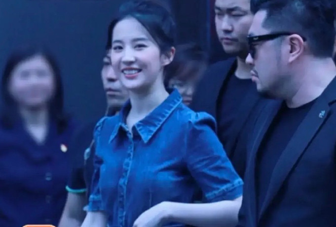 网络图片(侵删) 网络图片(侵删)