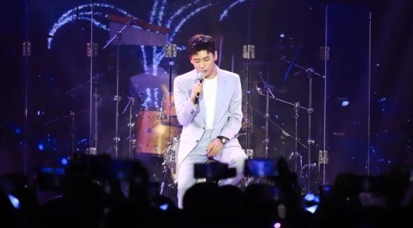 网络图片(侵删) 网络图片(侵删)