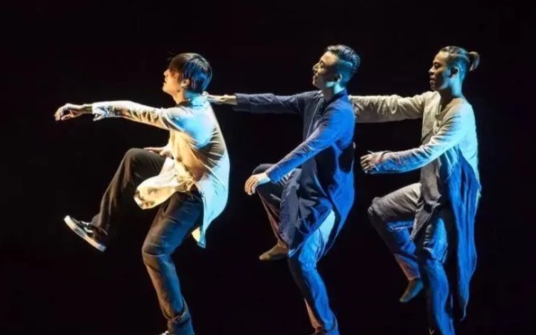 网络图片(侵删) 网络图片(侵删)