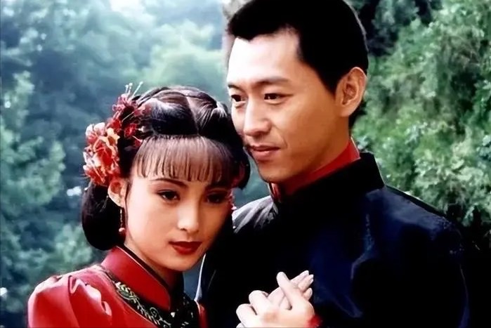 网络图片(侵删) 网络图片(侵删)